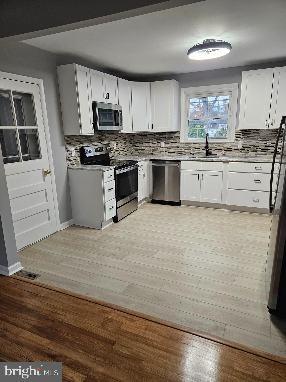 GRAYLYN CREST - Residential Lease