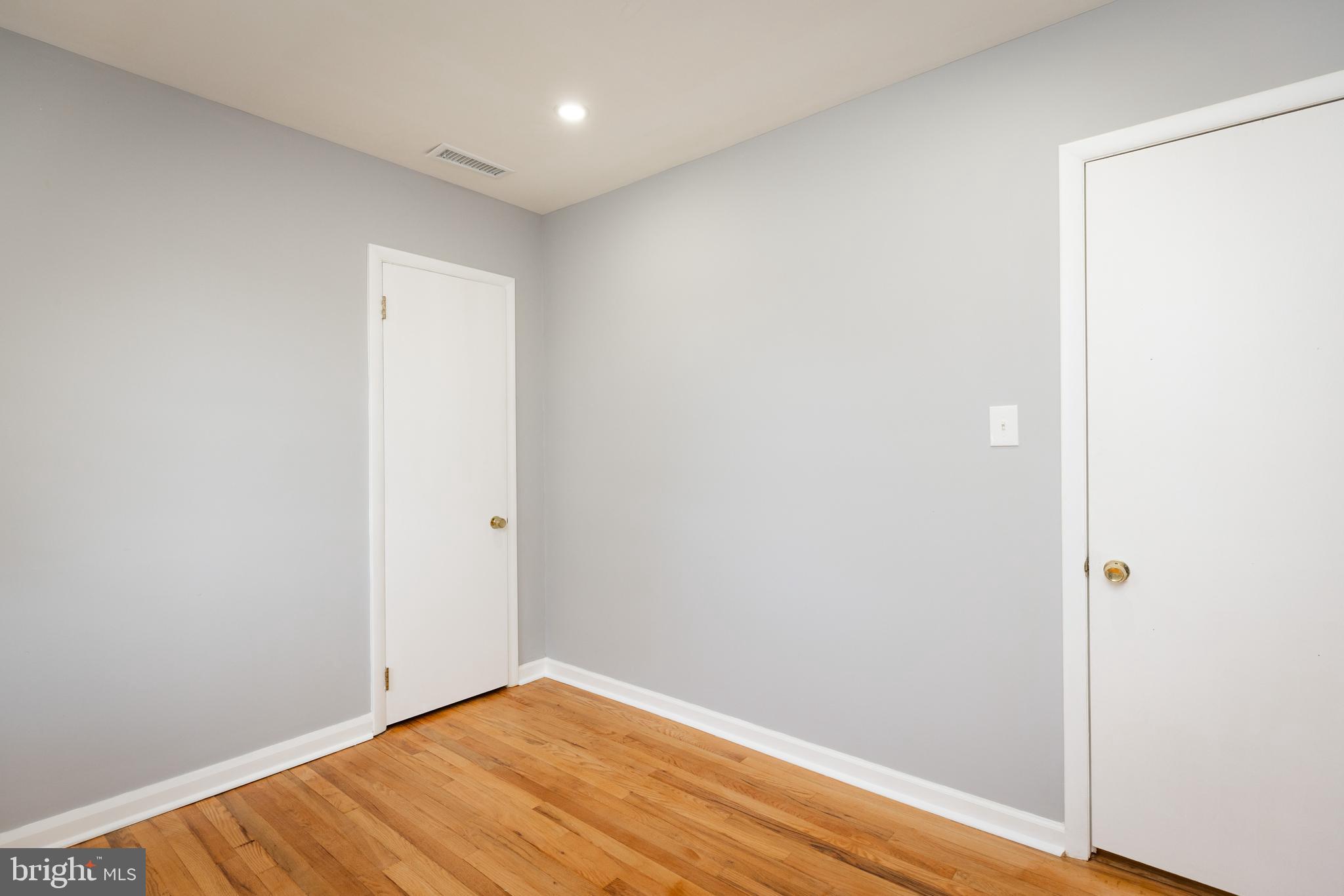 GRAYLYN CREST - Residential Lease