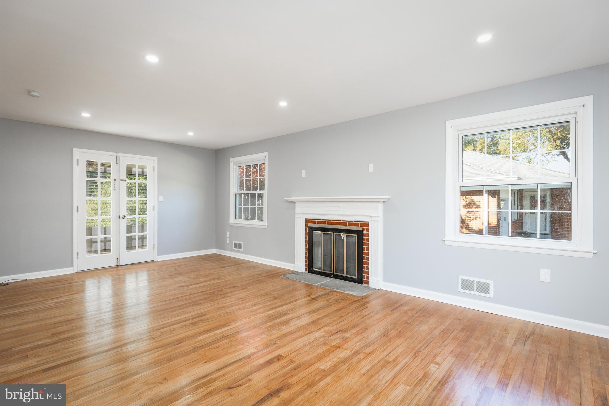 GRAYLYN CREST - Residential Lease