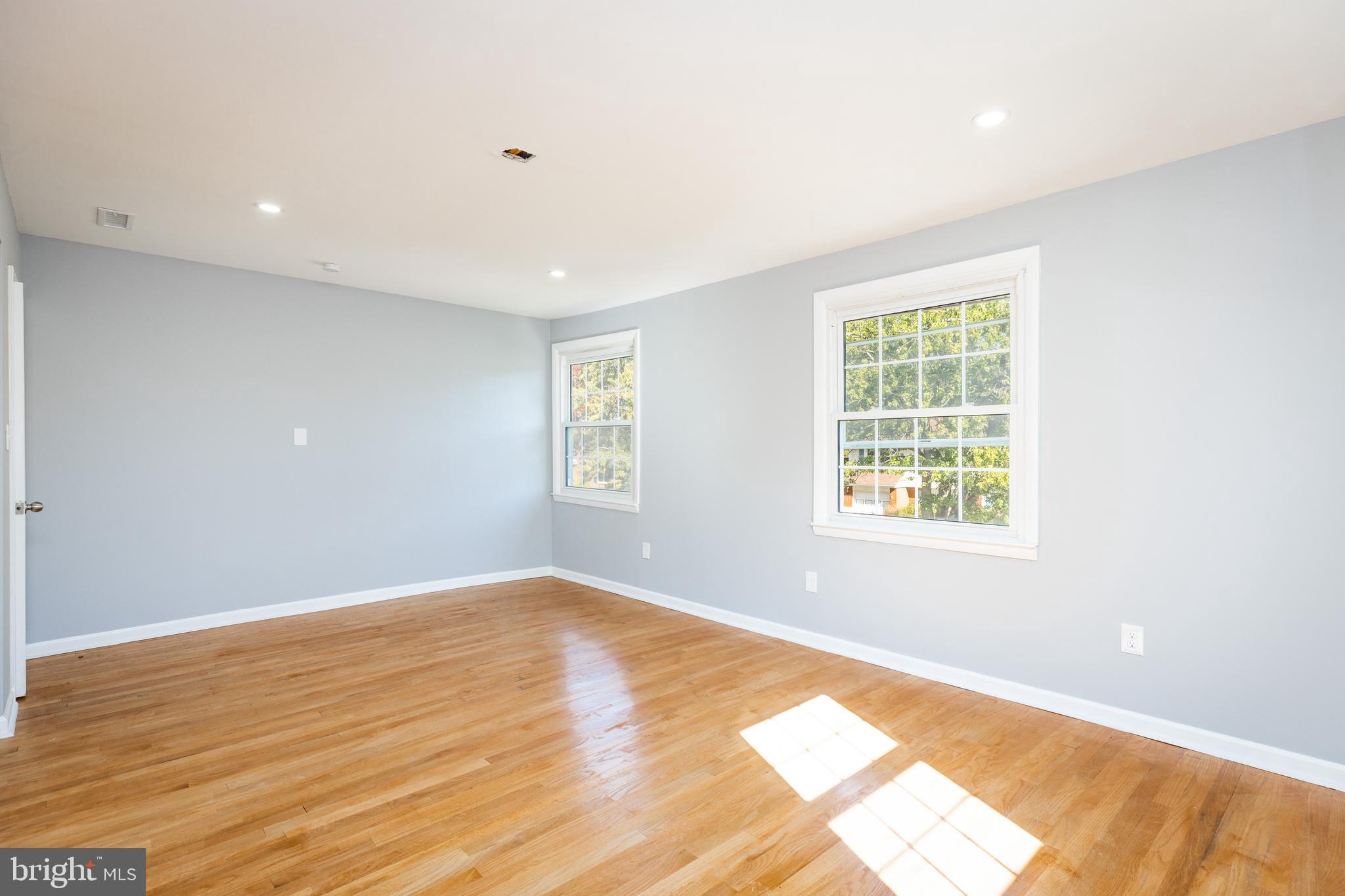 GRAYLYN CREST - Residential Lease