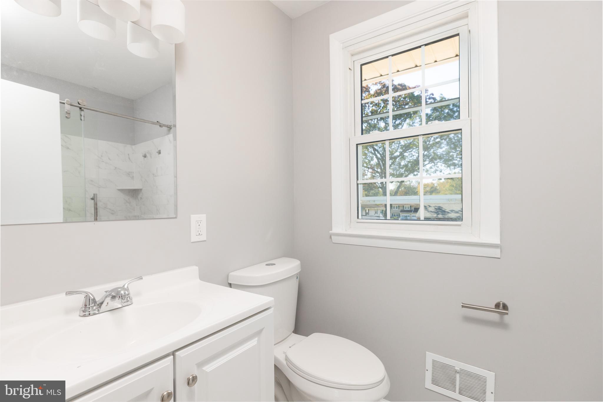 GRAYLYN CREST - Residential Lease