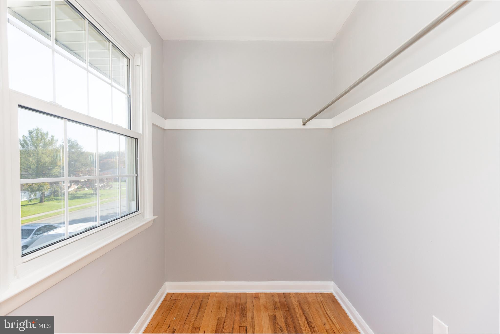 GRAYLYN CREST - Residential Lease