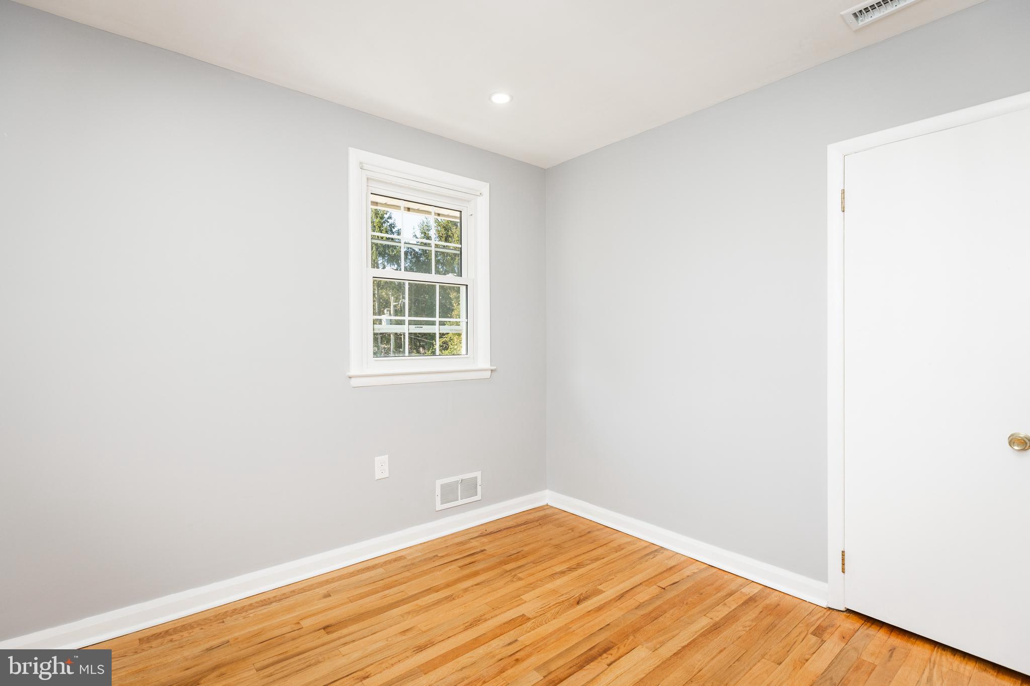 GRAYLYN CREST - Residential Lease