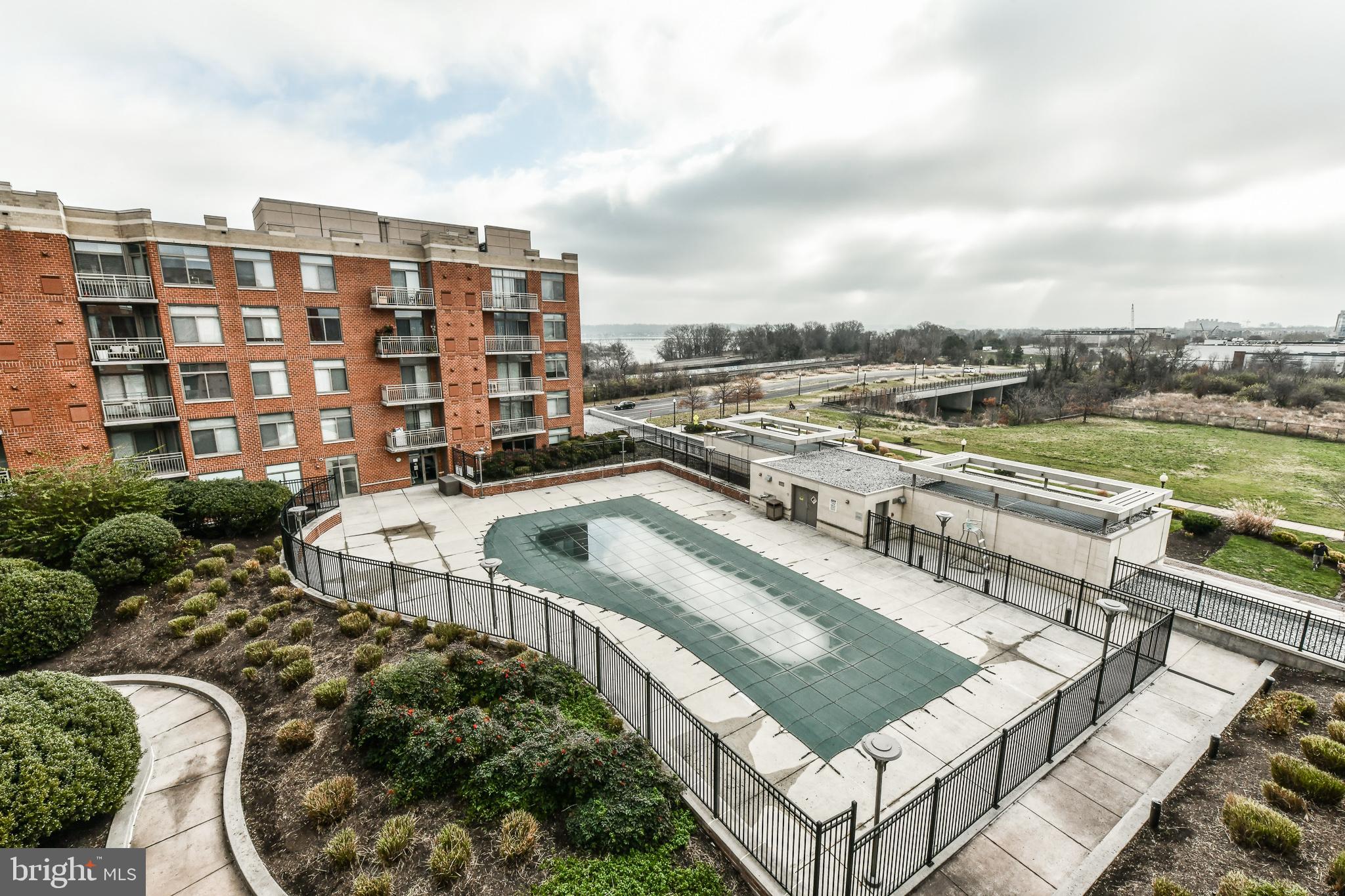 ECLIPSE ON CENTER PARK - Residential Lease