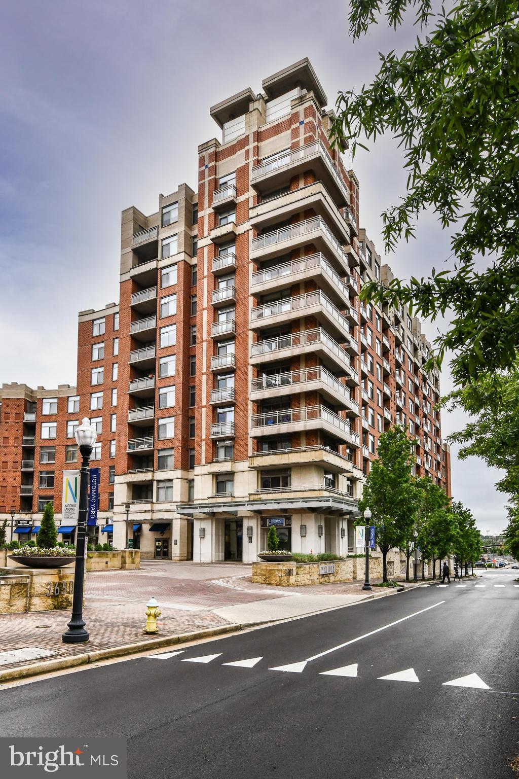 ECLIPSE ON CENTER PARK - Residential Lease