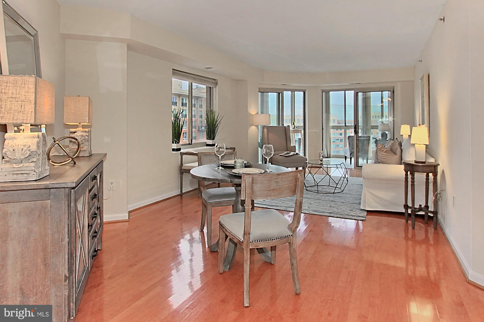 CARLYLE TOWERS - Residential