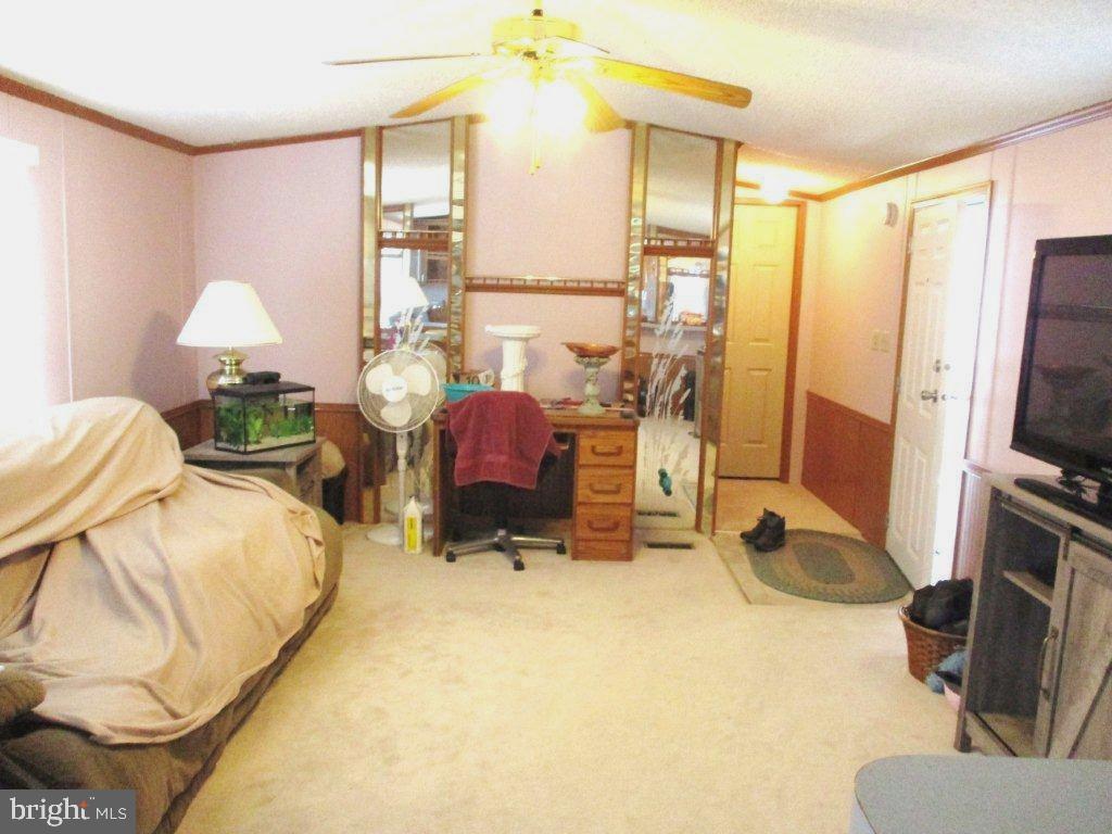DEERFIELD VILLAGE MHP - Residential