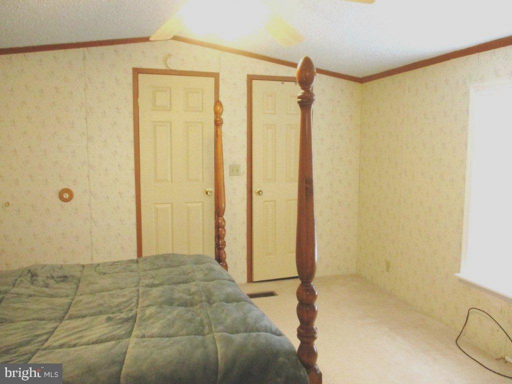 DEERFIELD VILLAGE MHP - Residential