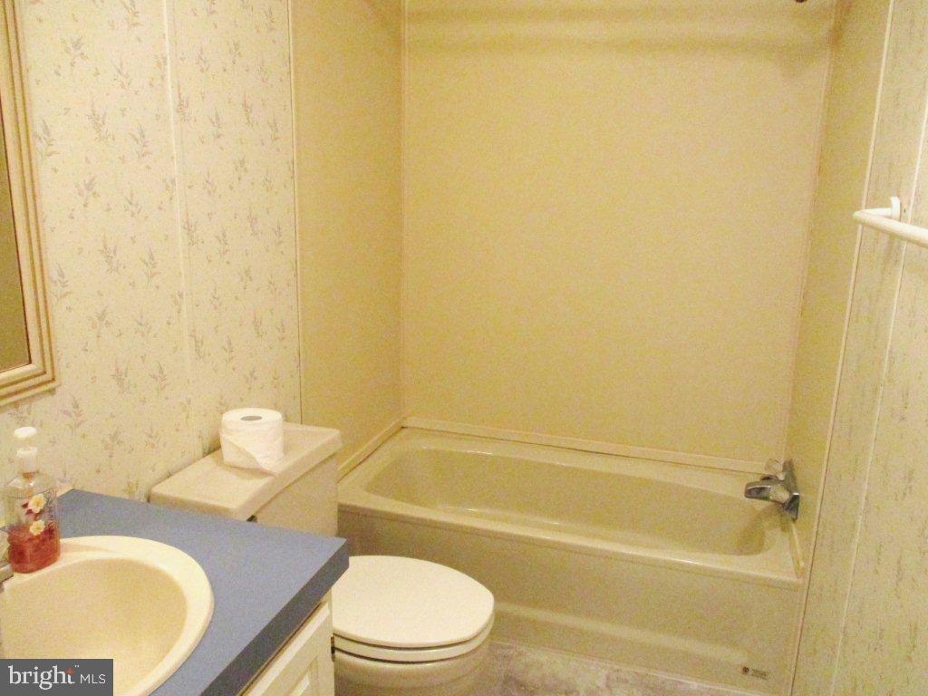 DEERFIELD VILLAGE MHP - Residential