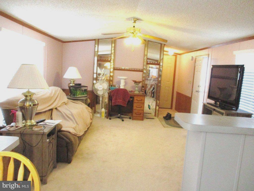 DEERFIELD VILLAGE MHP - Residential