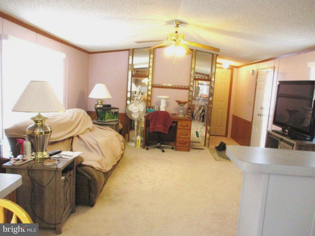 DEERFIELD VILLAGE MHP - Residential
