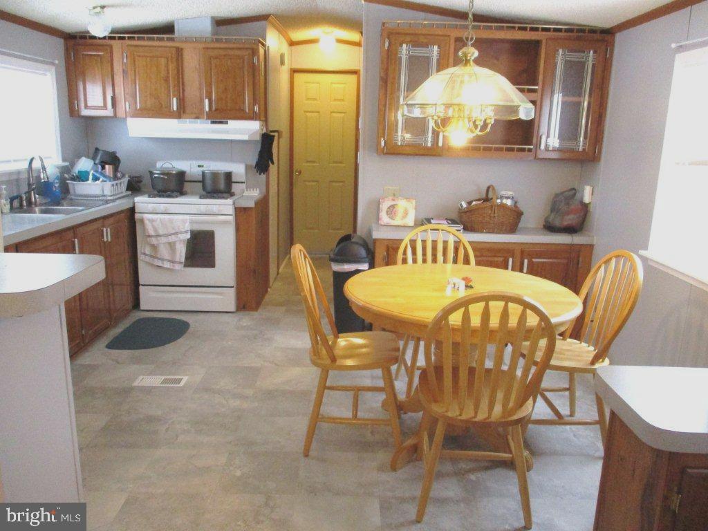DEERFIELD VILLAGE MHP - Residential