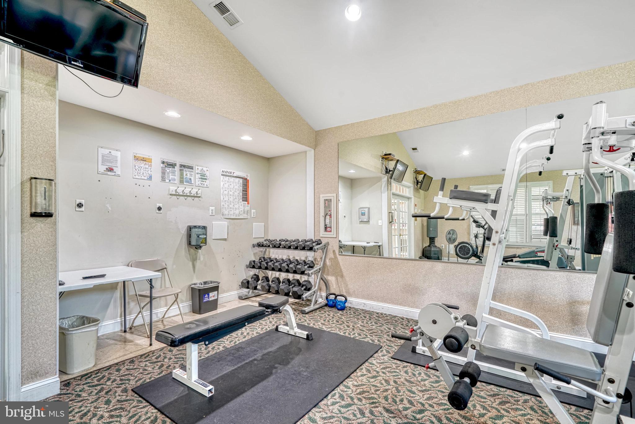 ARLINGTON OAKS - Residential