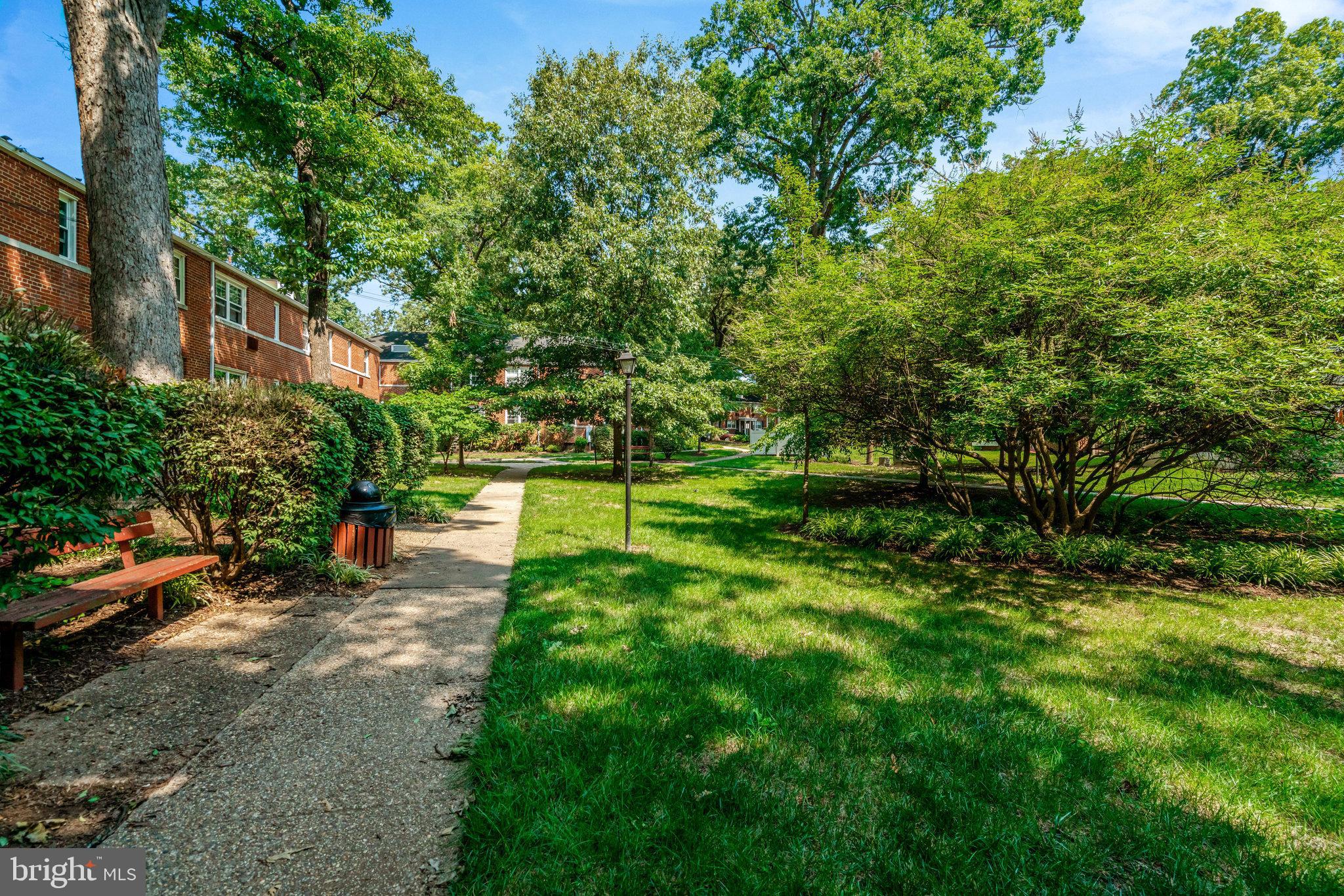 ARLINGTON OAKS - Residential