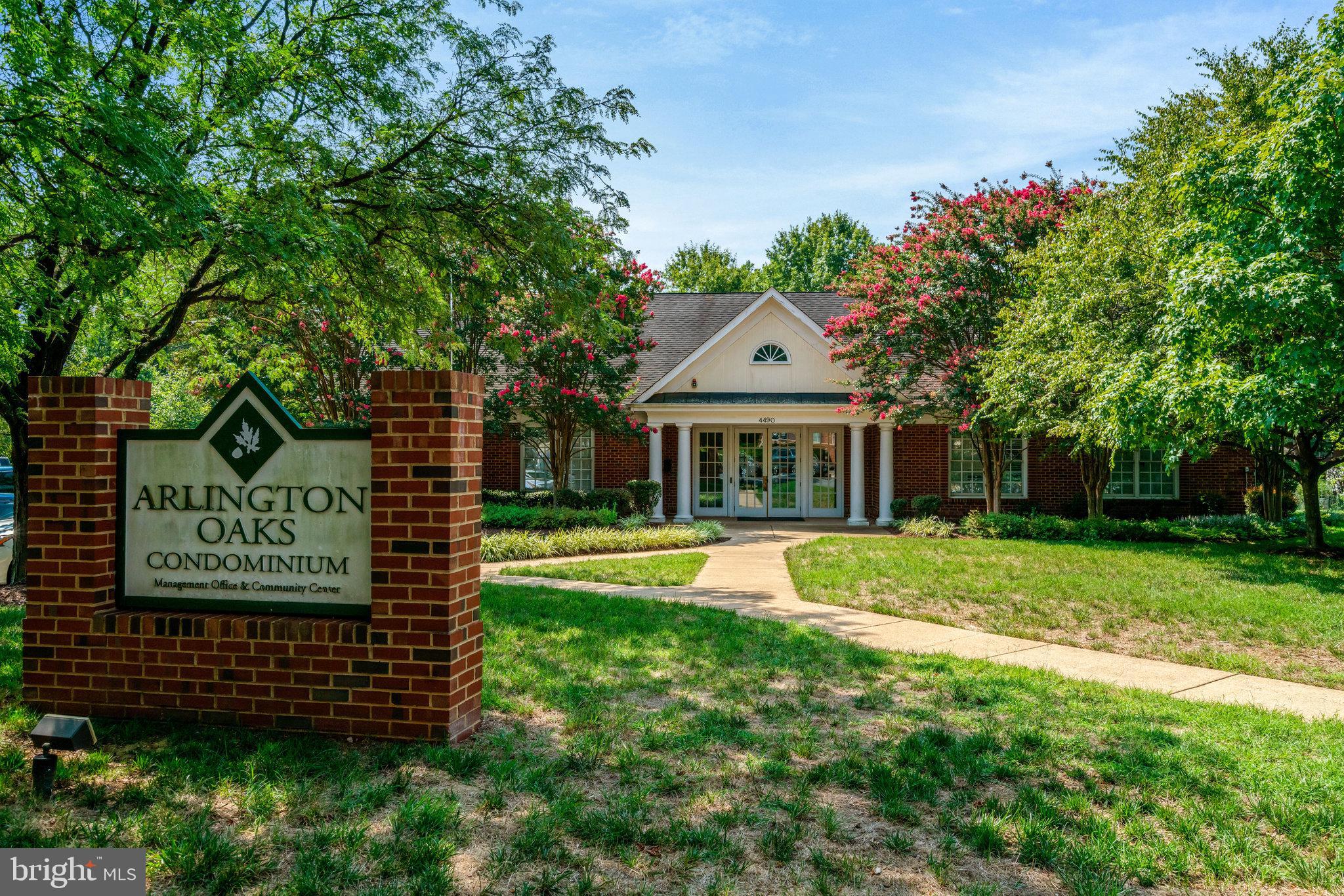 ARLINGTON OAKS - Residential
