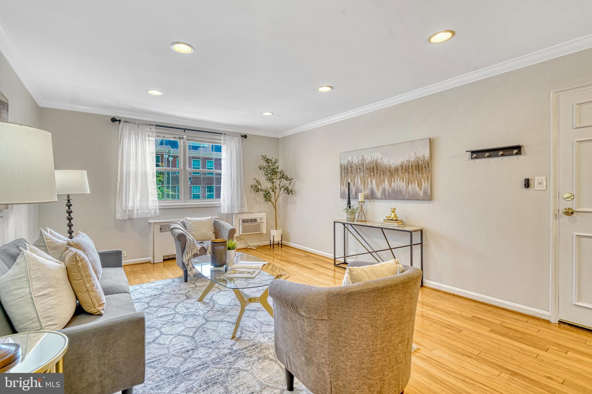 ARLINGTON OAKS - Residential