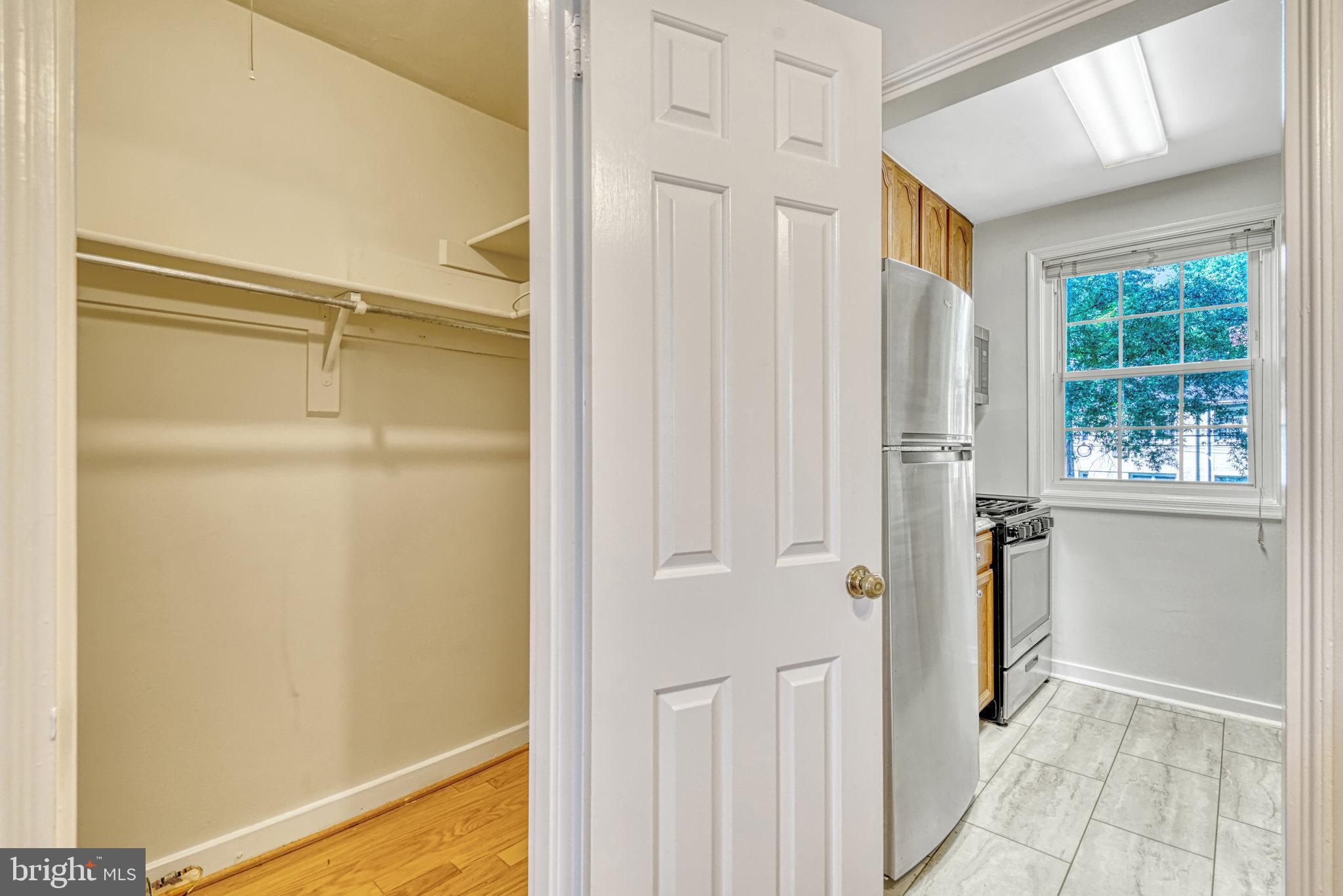 ARLINGTON OAKS - Residential