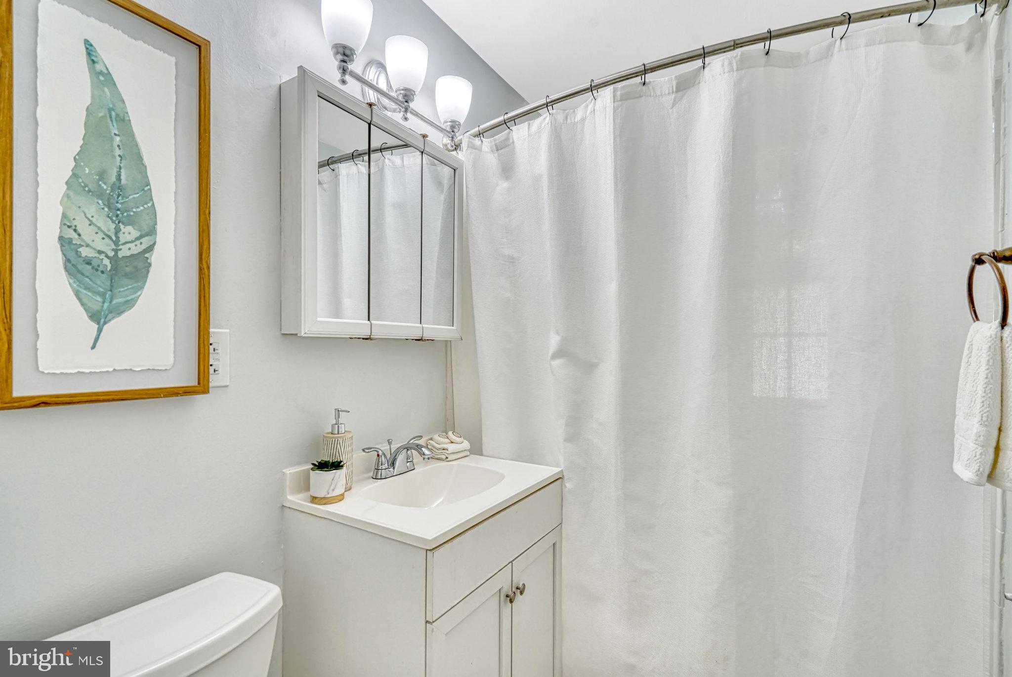 ARLINGTON OAKS - Residential