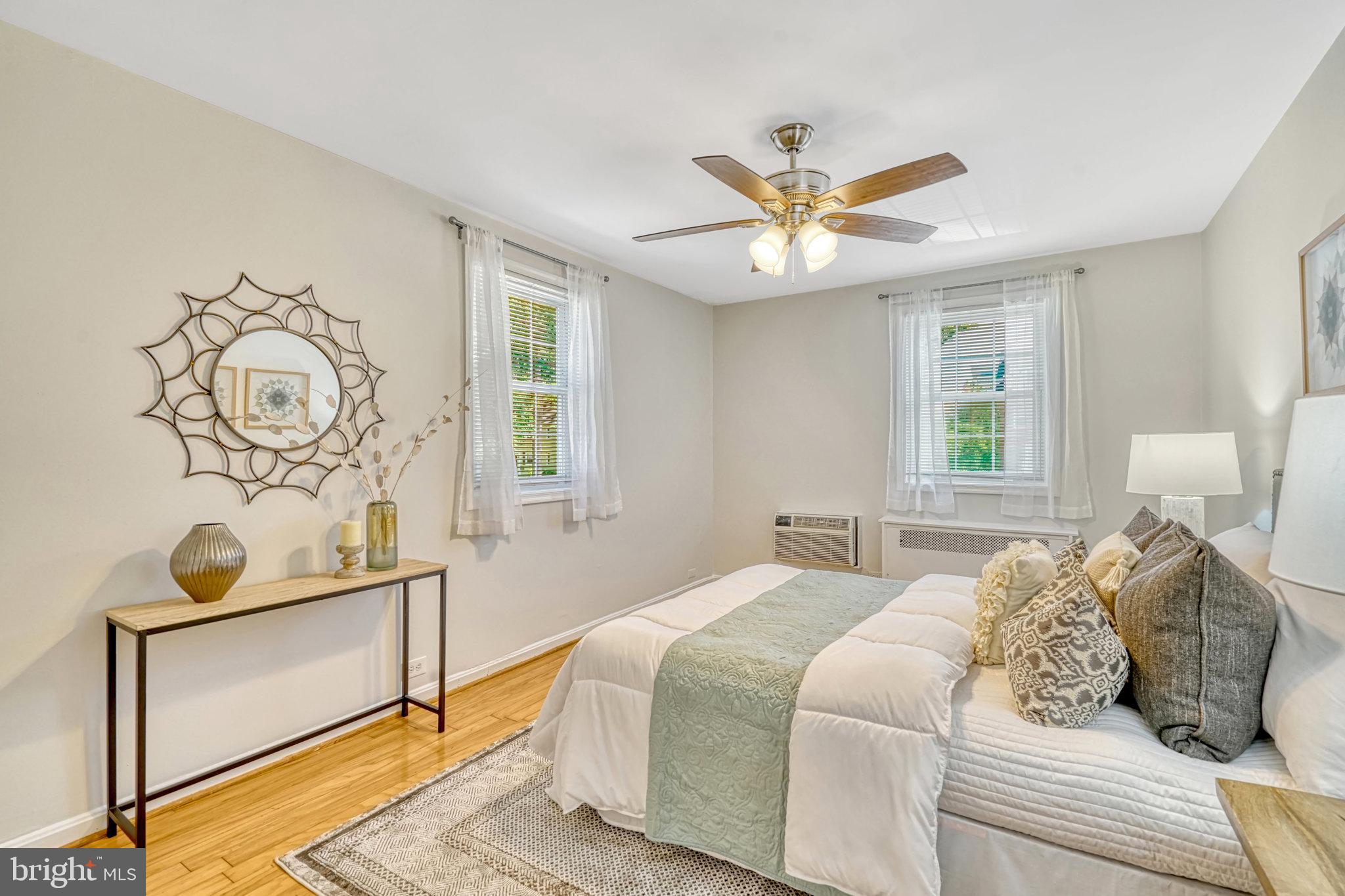 ARLINGTON OAKS - Residential