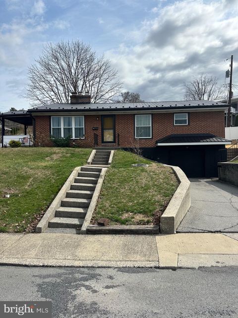 10 WINDING WAY LEWISTOWN PA 17044