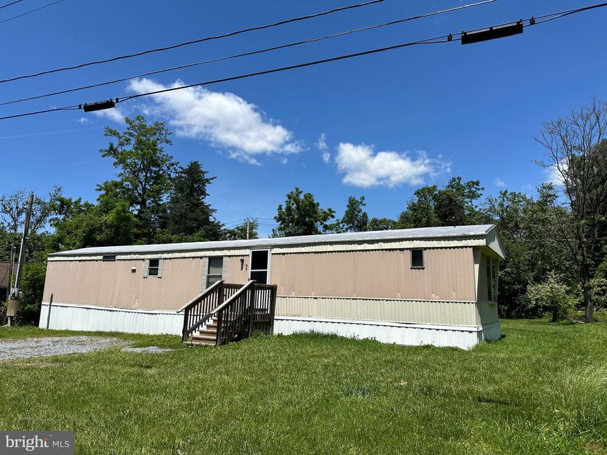Pending Contract Release and Back on Market.

1987 Manufactured Home that features three bedrooms and two full baths.  Nice level lot as well.