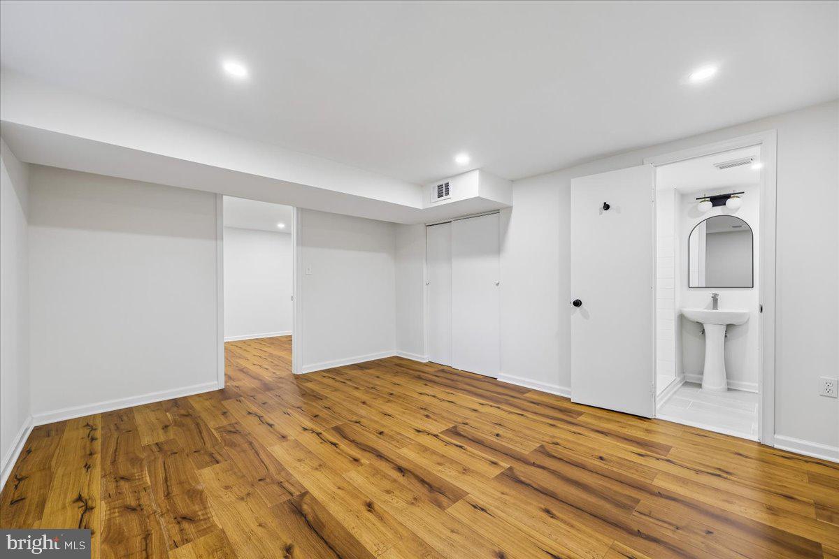 KEMP MILL ESTATES - Residential