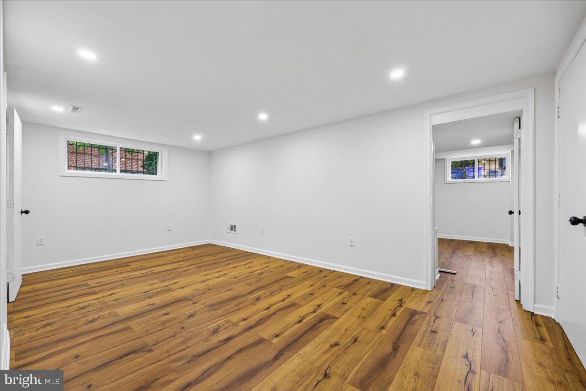 KEMP MILL ESTATES - Residential