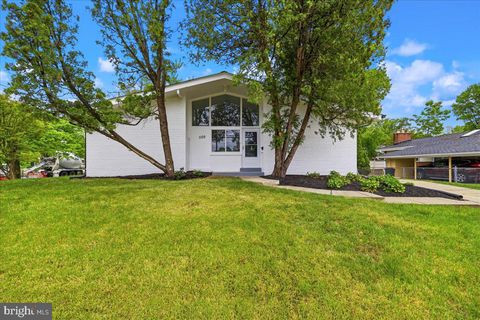 Photo of 1105 Lamberton Drive, SILVER SPRING, MD 20902 (MLS # MDMC2230856)