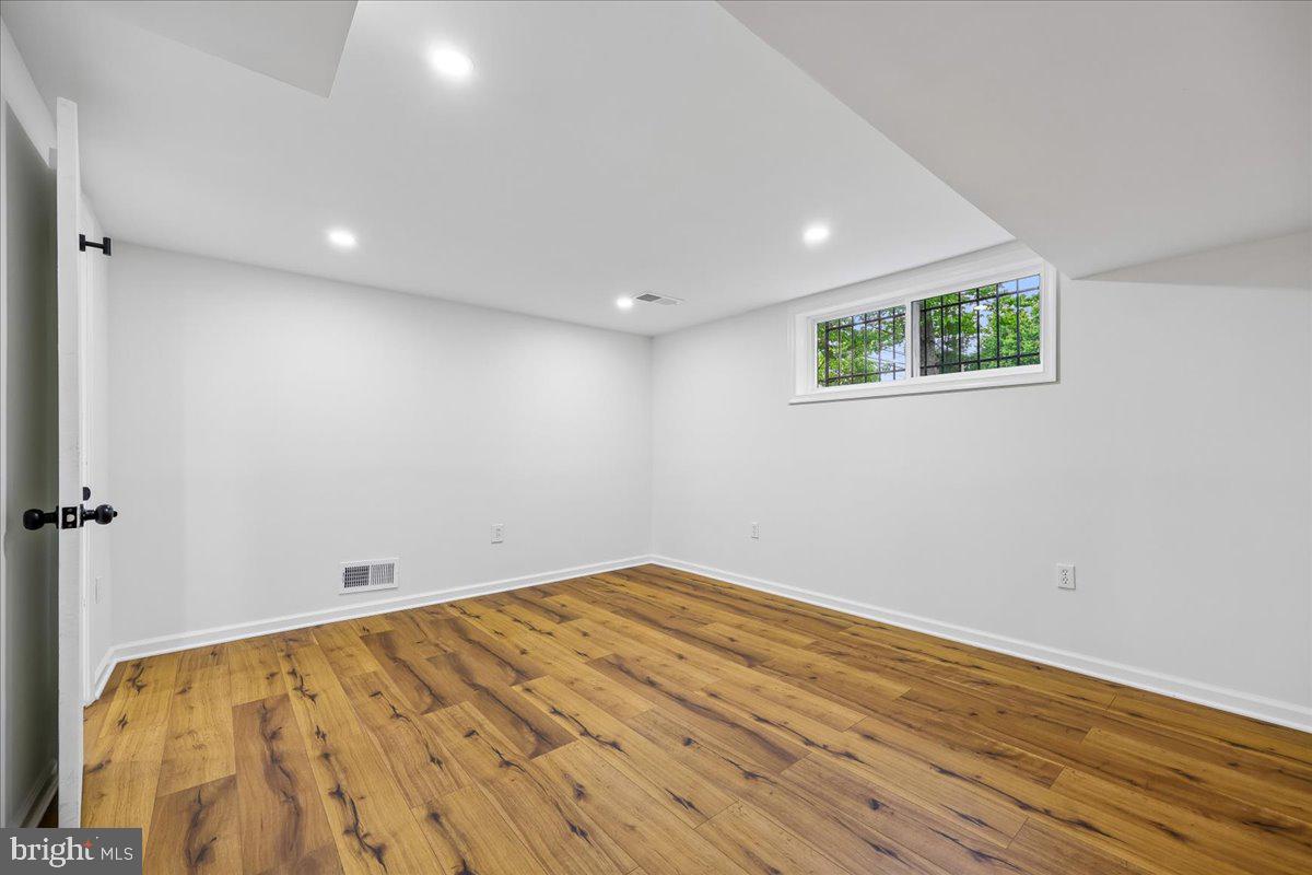KEMP MILL ESTATES - Residential