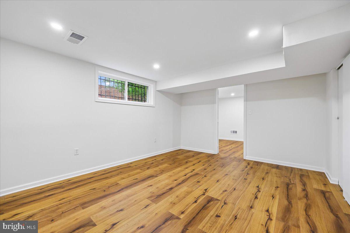 KEMP MILL ESTATES - Residential