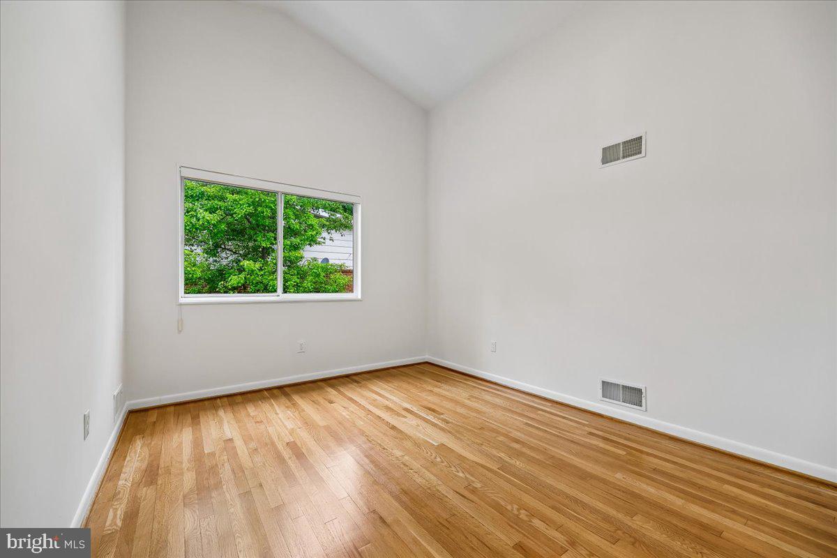 KEMP MILL ESTATES - Residential