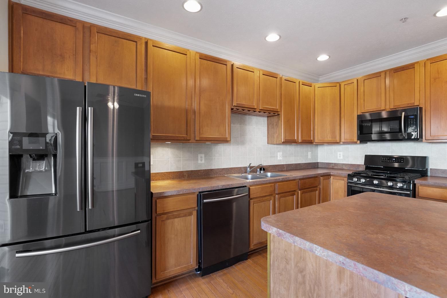 EATON SQUARE - Residential Lease