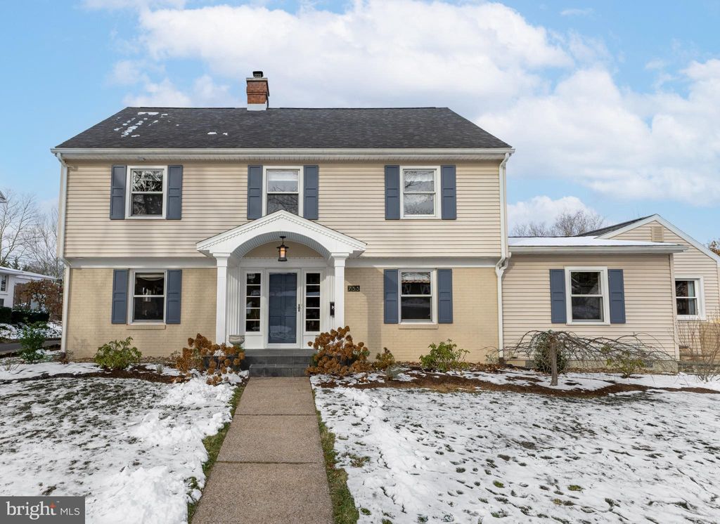 Photo of 733 W Foster Avenue, STATE COLLEGE, PA 16801 (MLS # PACE2517018)