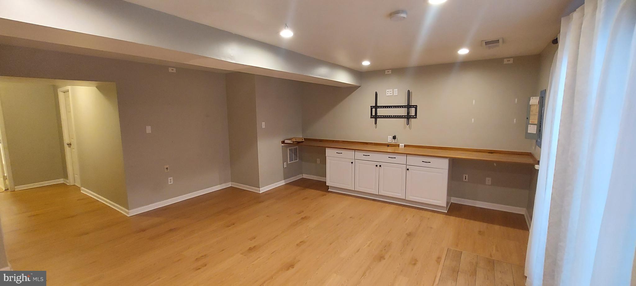 SENECA PARK - Residential Lease