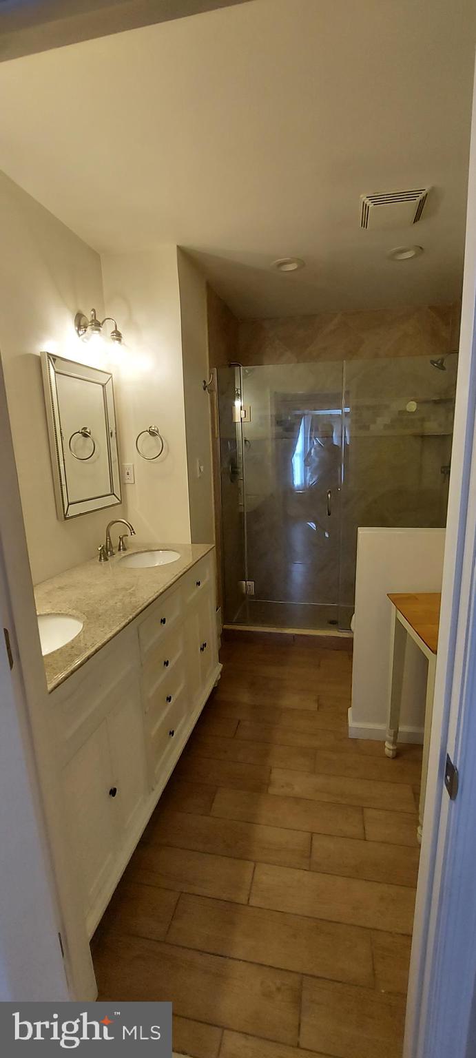 SENECA PARK - Residential Lease