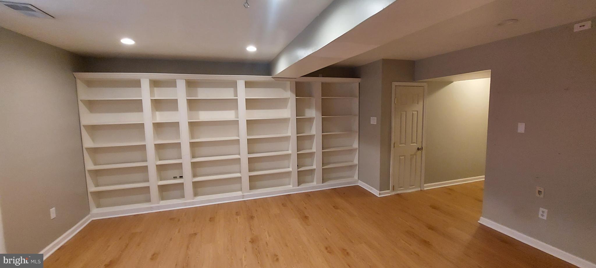 SENECA PARK - Residential Lease