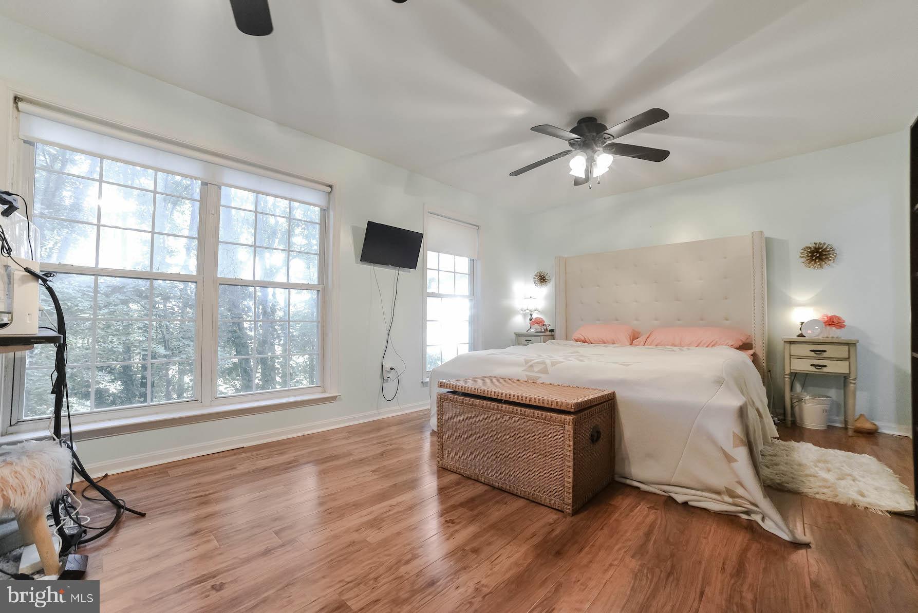 GOLDEN BEACH - Residential