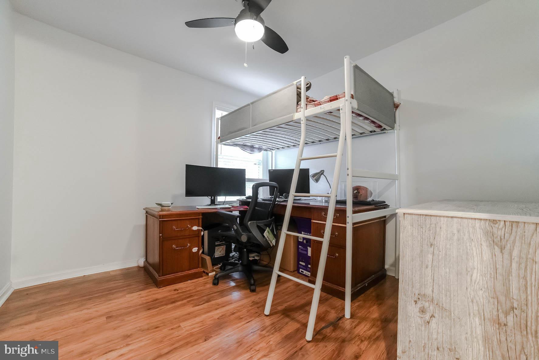 GOLDEN BEACH - Residential