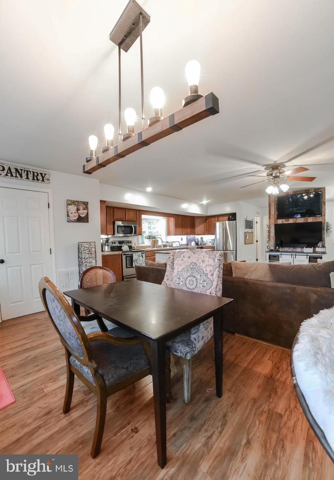 GOLDEN BEACH - Residential