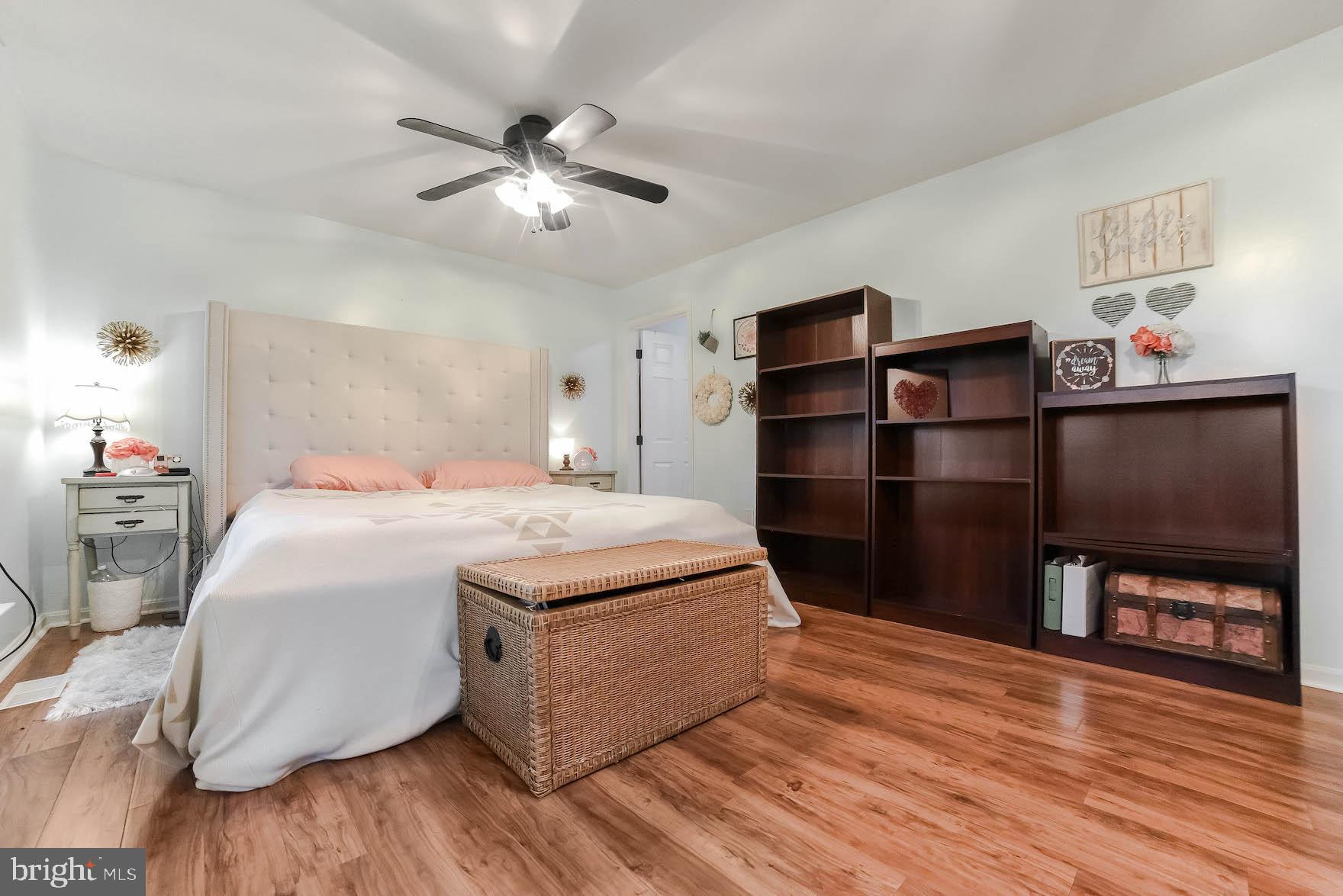 GOLDEN BEACH - Residential