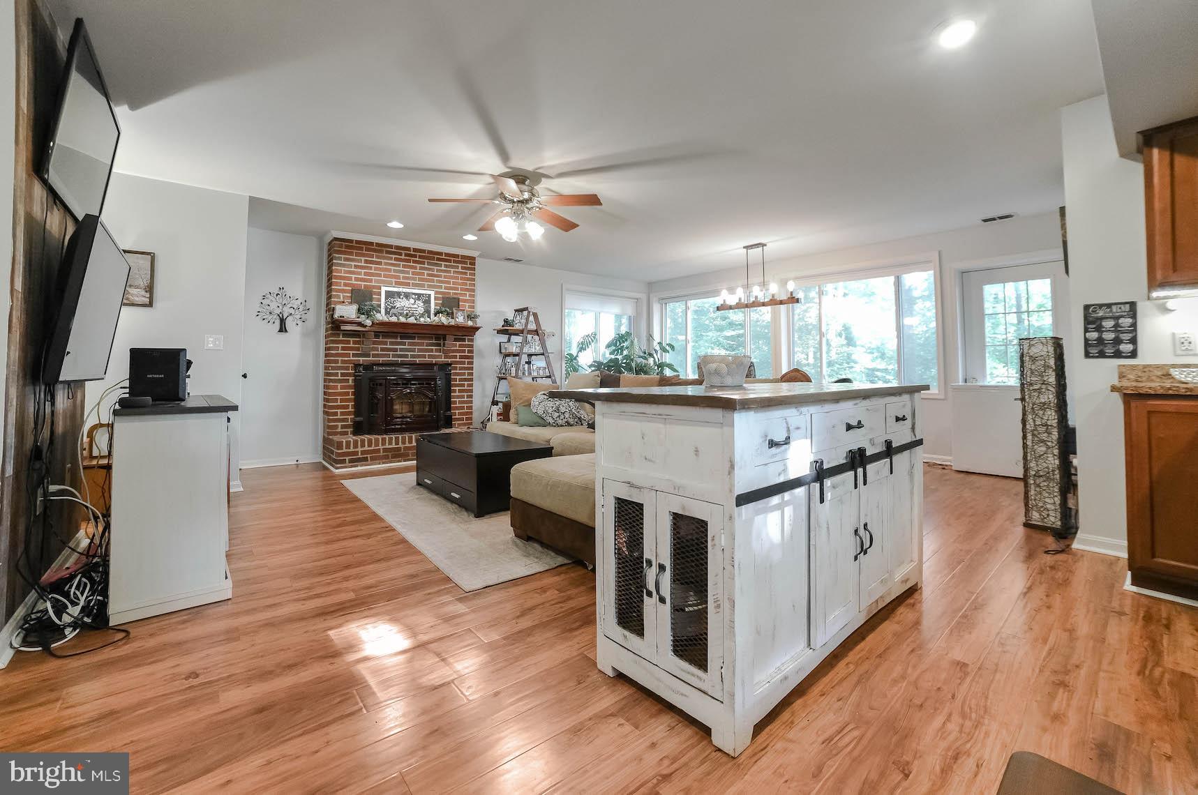 GOLDEN BEACH - Residential