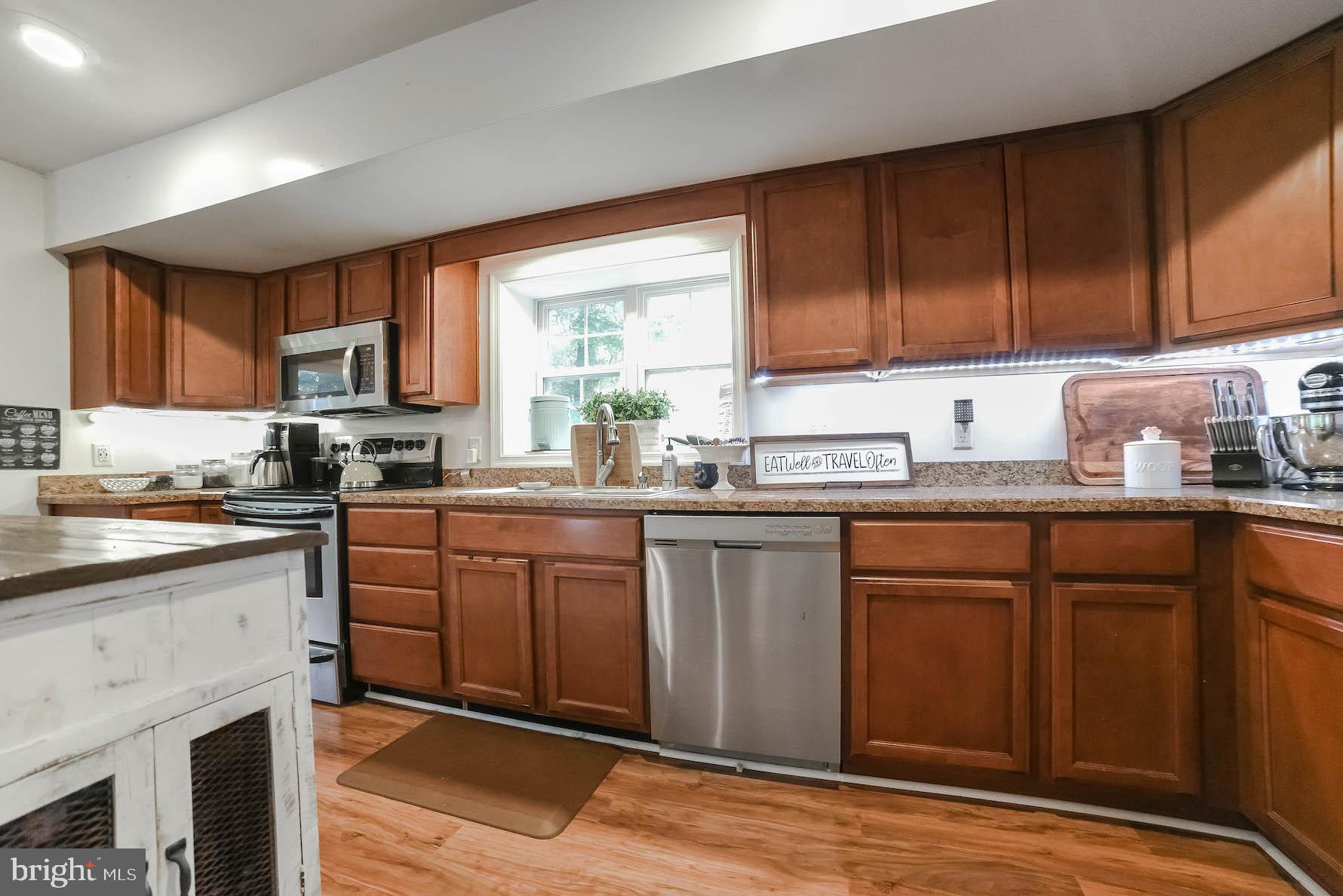 GOLDEN BEACH - Residential