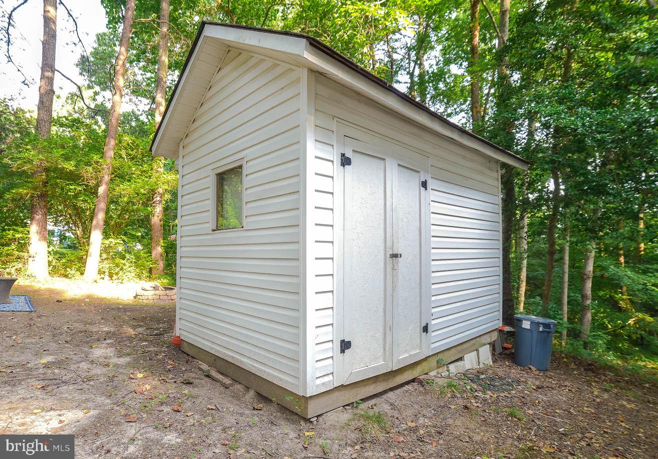 GOLDEN BEACH - Residential