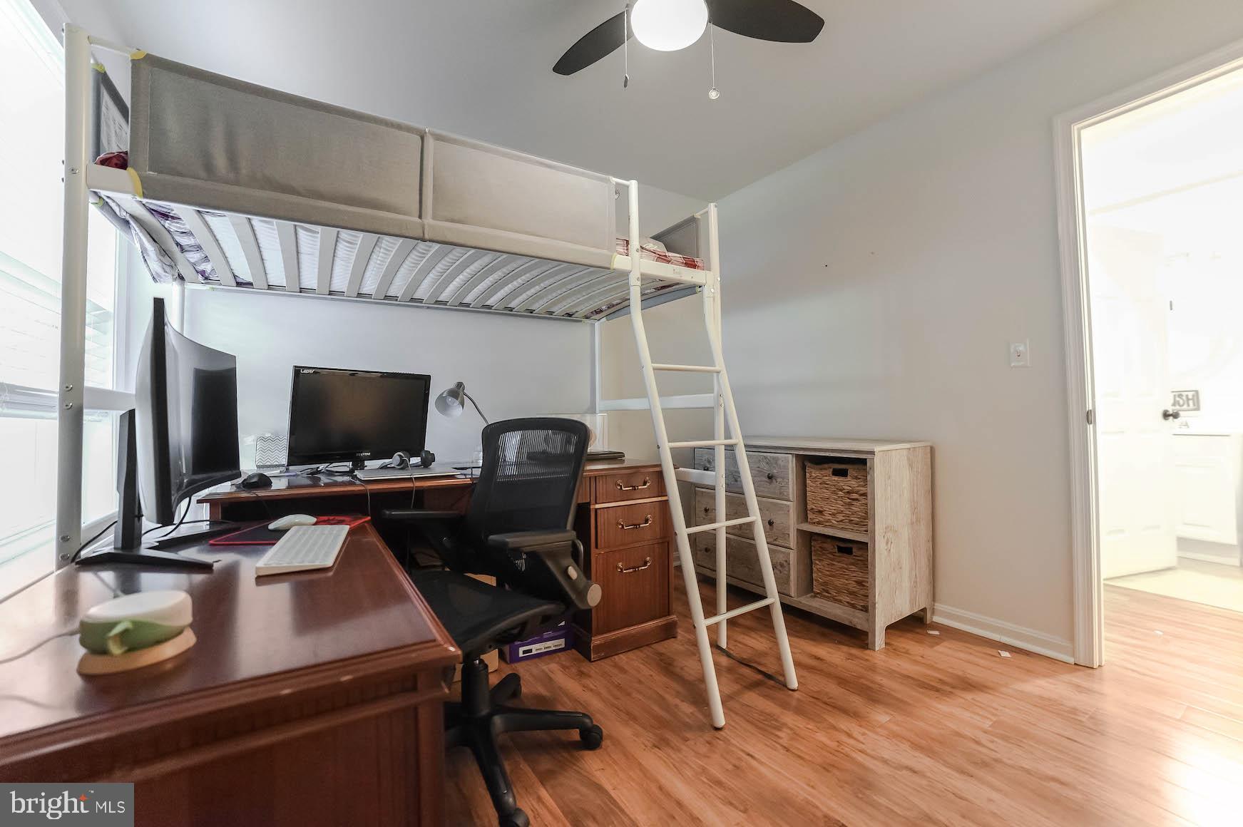 GOLDEN BEACH - Residential