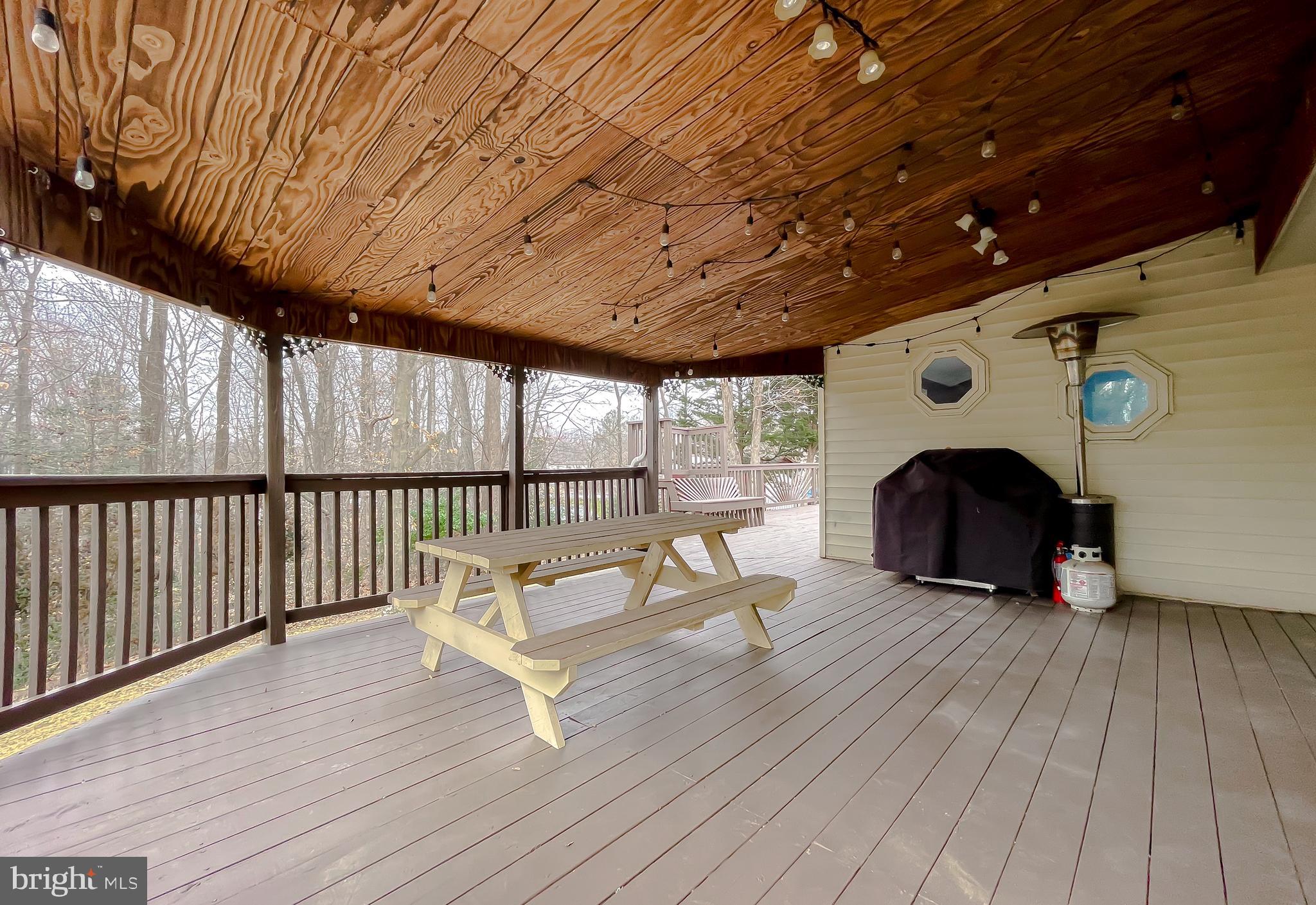 RUSTIC HILLS - Residential