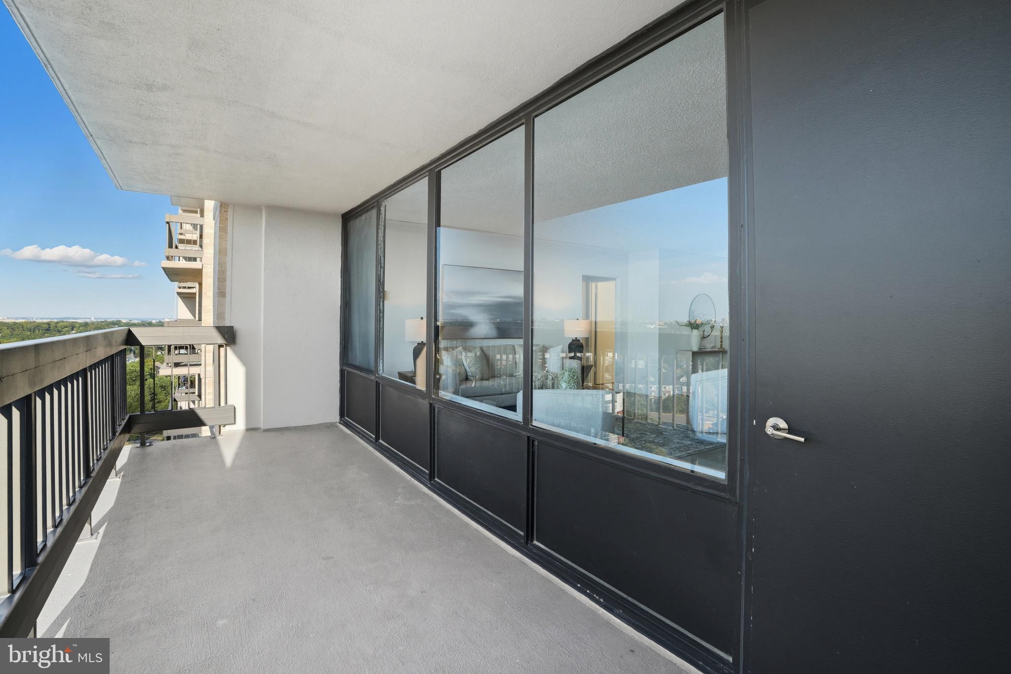 SKYLINE PLAZA - Residential