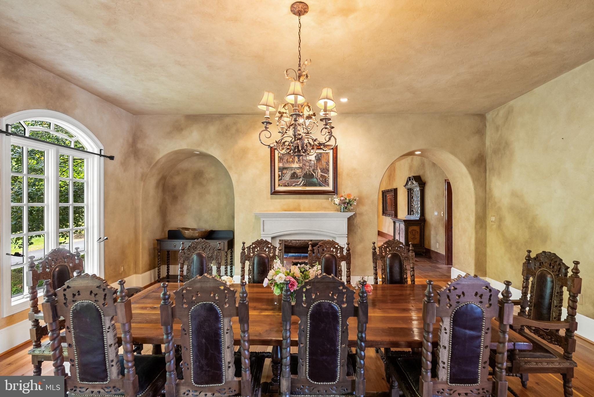 JAHNKE & DICKSON - Residential