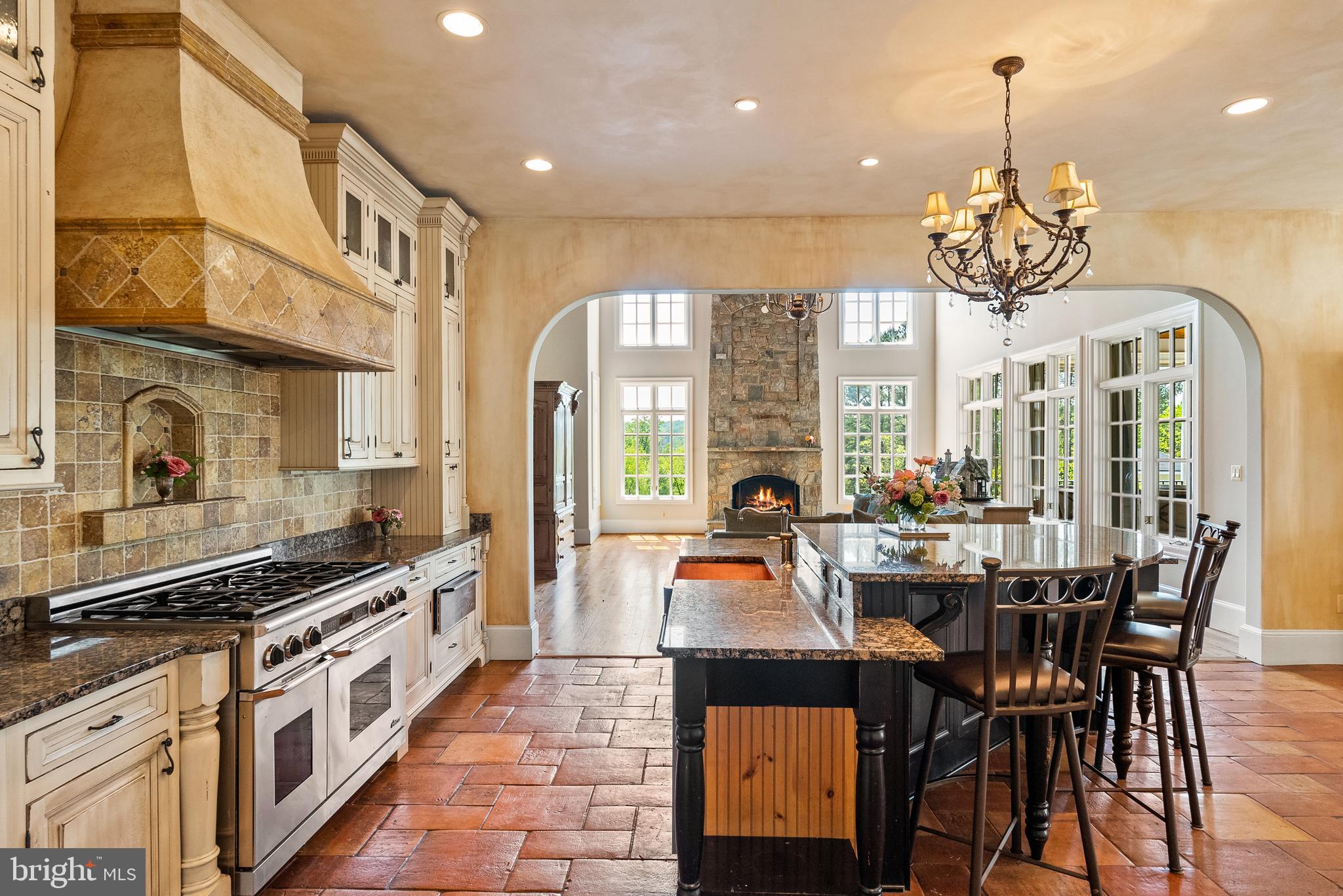 JAHNKE & DICKSON - Residential