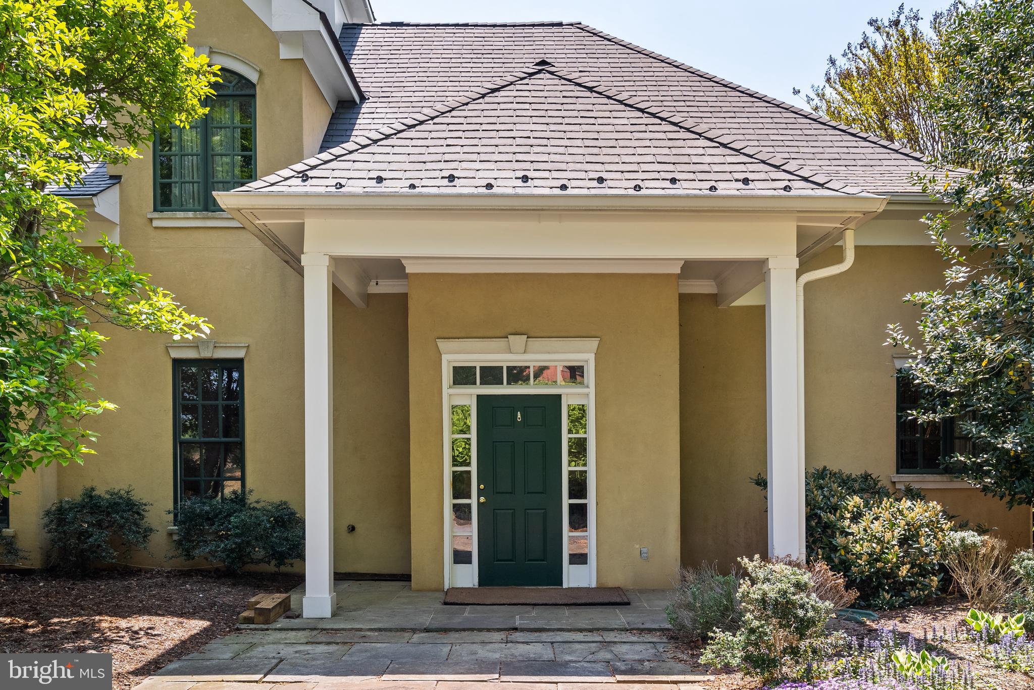 JAHNKE & DICKSON - Residential