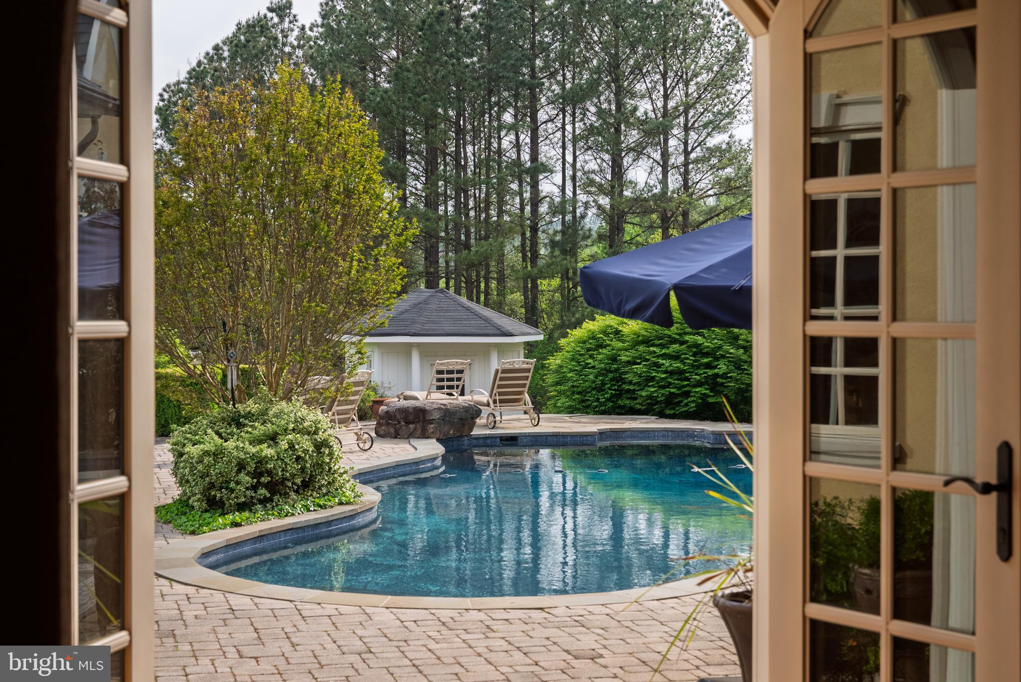 JAHNKE & DICKSON - Residential